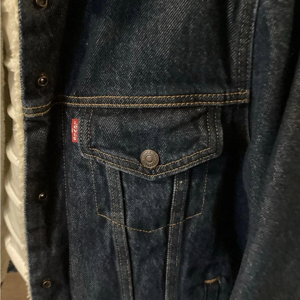 Levi’s jacket with Sherpa Lining - Picture 4 of 10